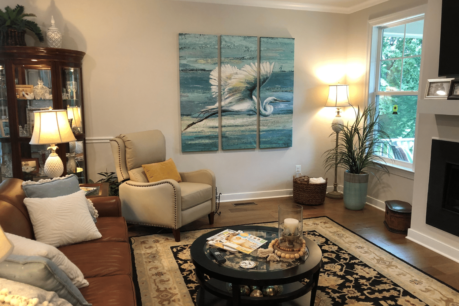 7 Coastal Decor Ideas: Add Beach Vibes With Art