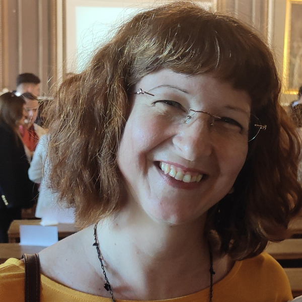 Adina Lohmuller artist