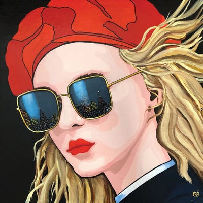 woman with red hat and sunglasses